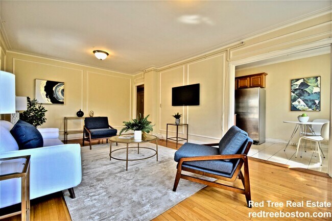 Warwick Condos unit 342, Brookline, MA 02446 - photo 4