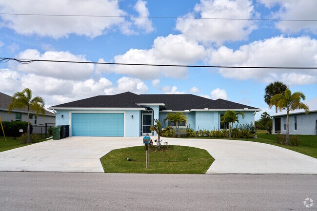 Homes in Hidden Oaks come in a variety of styles, but the majority are Ranch style homes.