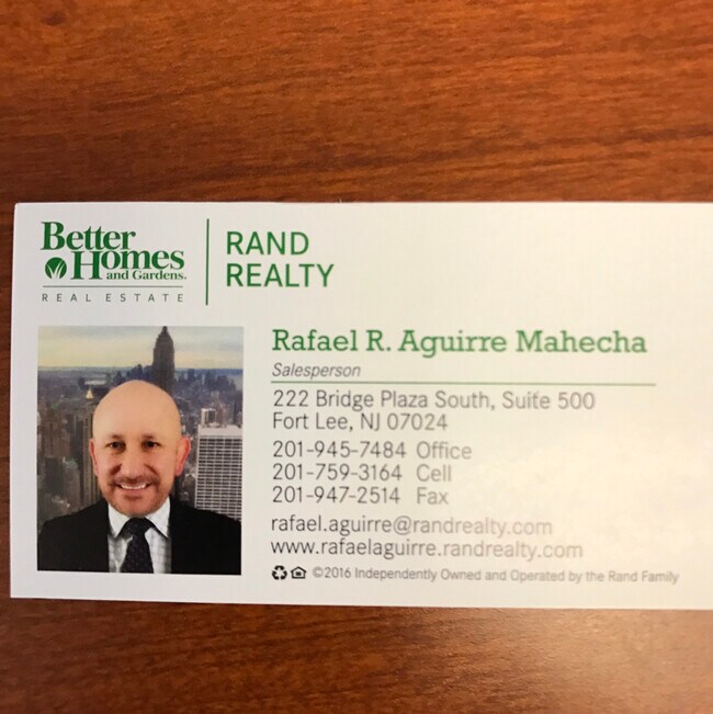 Agent Photo