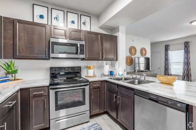 2BR, 2BA - 1,108SF - Kitchen