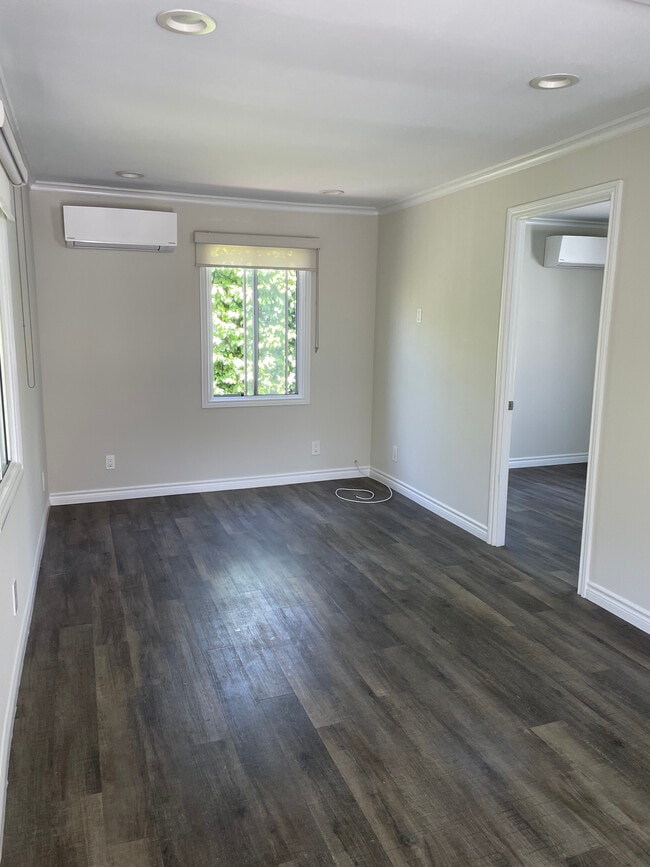 1518 S Carmelina Ave unit Front house, Los Angeles, CA 90025 - photo 6