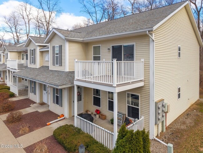 1911 Cambridge Manor Dr unit 1911 Cambridge Manor, Schenectady, NY 12302 - photo 3