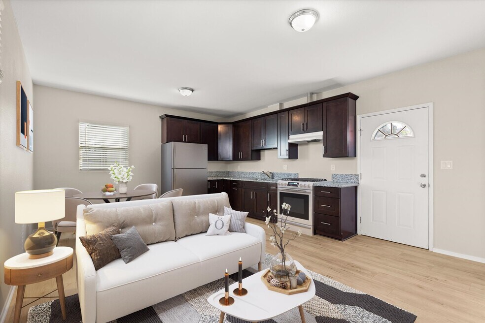 2907 E Sawyer St unit B, Long Beach, CA 90805 - photo 1