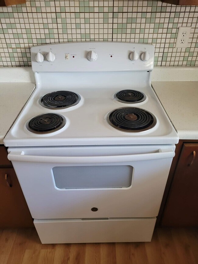 1026 N Jefferson St unit 1026 unit B, Lincoln, IL 62656 - photo 6