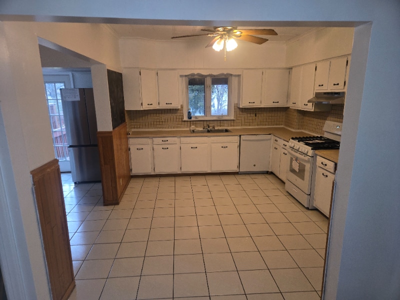 1727-1729 Monroe Ave unit 1729 monroe ave, Dunmore, PA 18509 - photo 1