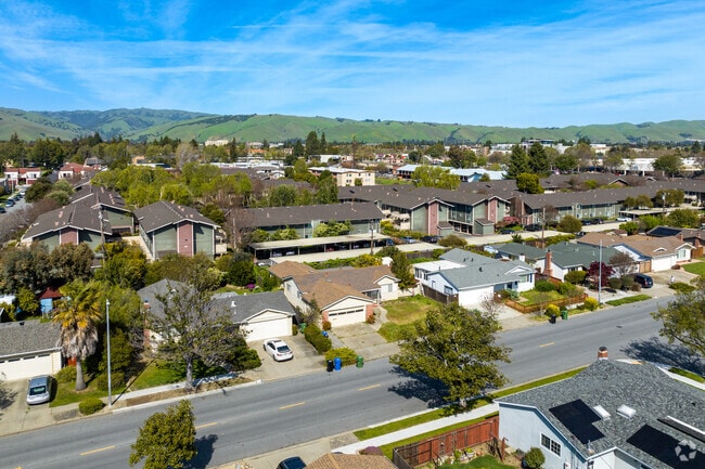 Glenmoor offers a variety of homes, including single-family homes, townhouses, and apartments.