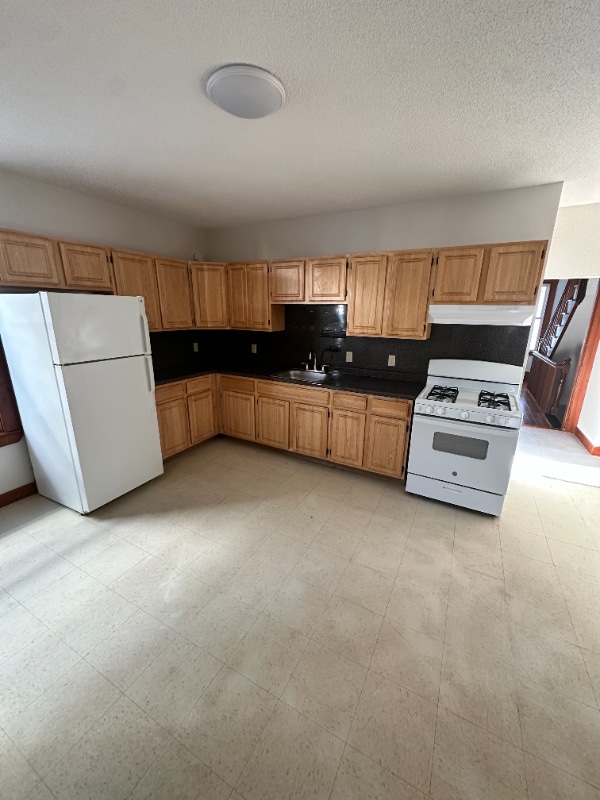 25 Bennett St Unit 2, Beverly, MA 01915