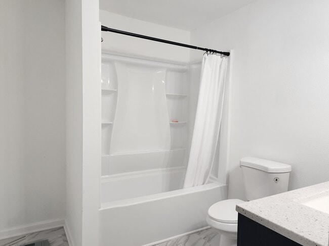 94 Hampton Roads Ave unit 3, Hampton, VA 23661 - photo 5