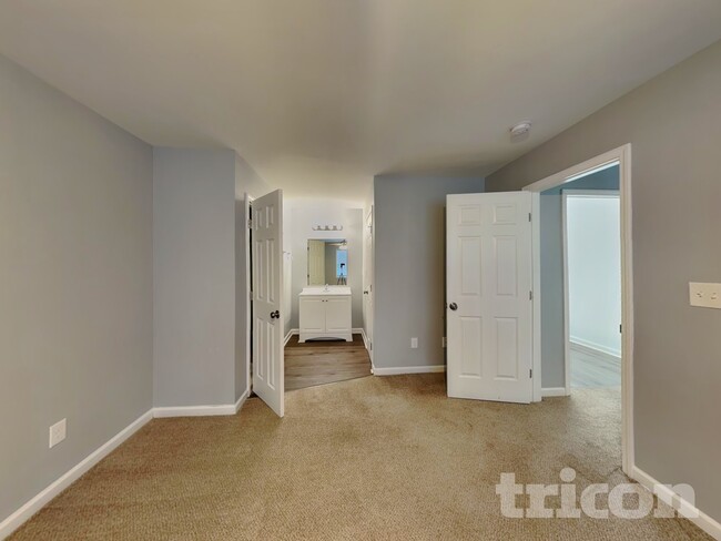 2445 Hillboro Cir S W, Marietta, GA 30064 - photo 7