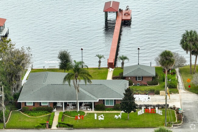 Ranch-style homes line the St. Johns River in Green Cove Springs.