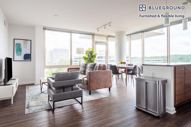 8421 Broad St unit FL7-ID815, McLean, VA 22102 - photo 4