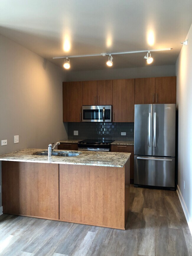 539 N State St, Chicago, IL 60654