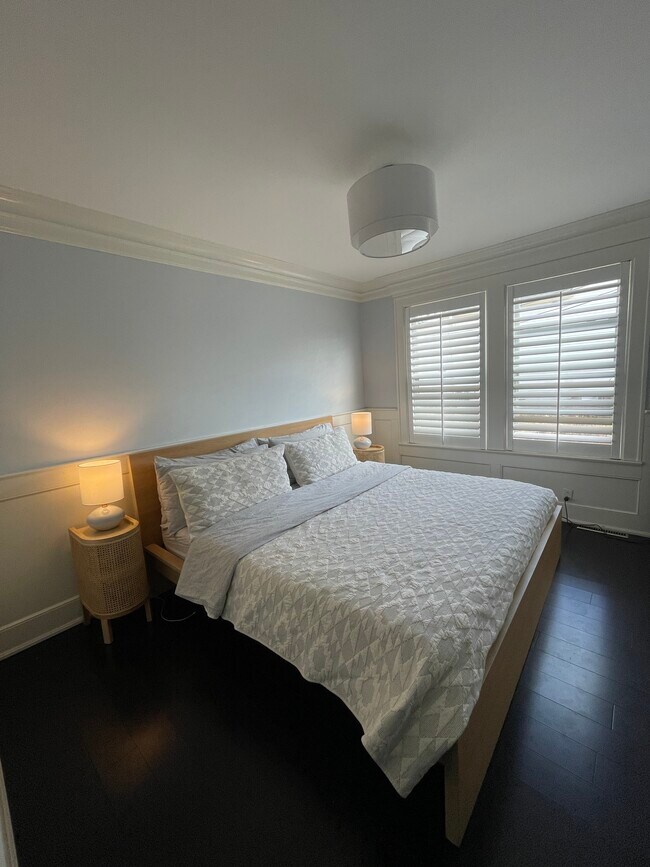 111 E 10th St unit 2, Bloomington, IN 47408 - photo 6