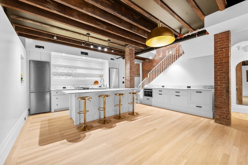 320 Tappan St unit 3, Brookline, MA 02445 - photo 1