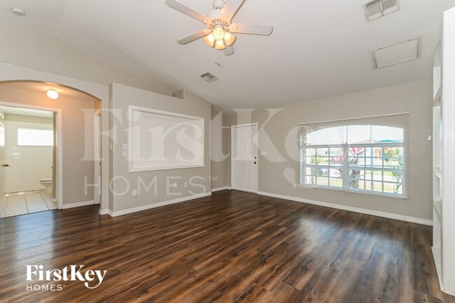 904 NW 8th Place, Cape Coral, FL 33993 - photo 3