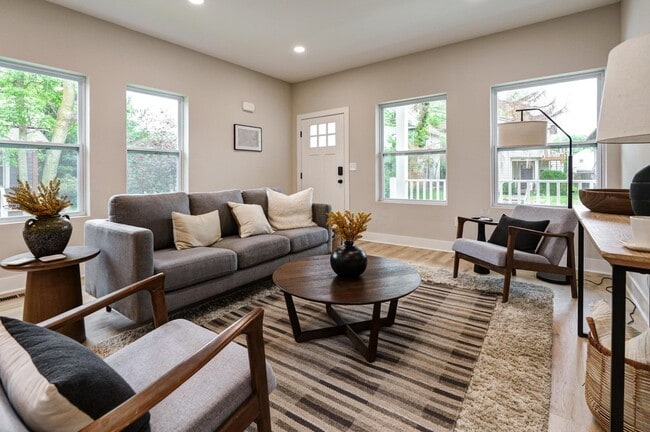 2589 Dayton Ave, Columbus, OH 43202 - photo 3