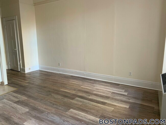 62 Boylston St unit 224, Boston, MA 02116 - photo 5