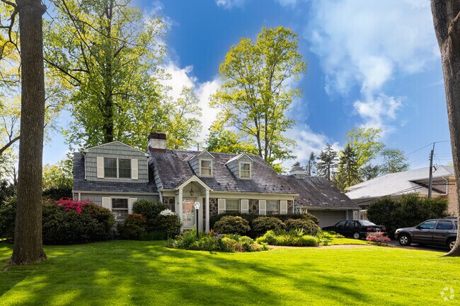 Cape Cod-style homes are frequent along Lake Success’s quiet residential streets.