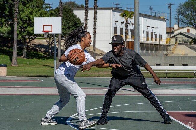 Del Amo Park in Carson has multiple, well kept basketball courts for public use.