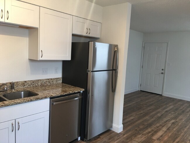 1409 29th St unit C, Niceville, FL 32578 - photo 2