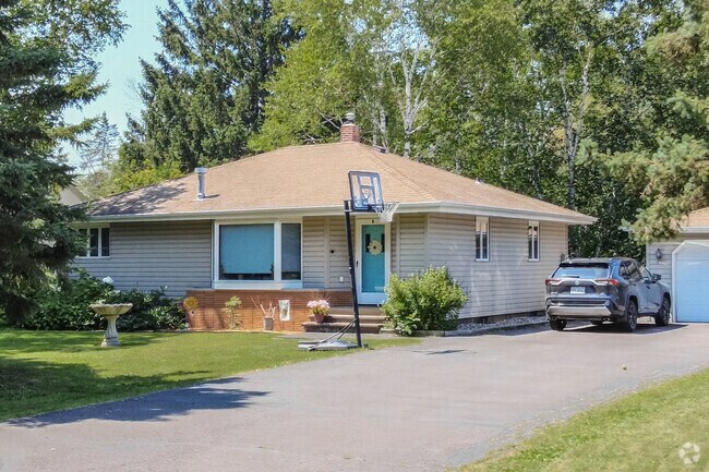 Ranch homes of Billings Park can have large lots with long driveways.