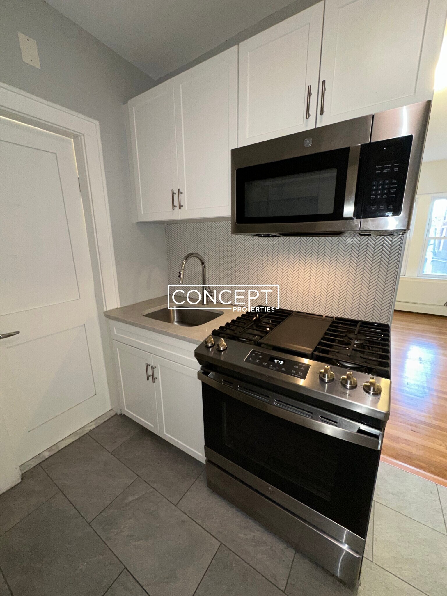 229 Lafayette St unit 10, Salem, MA 01970 - photo 1