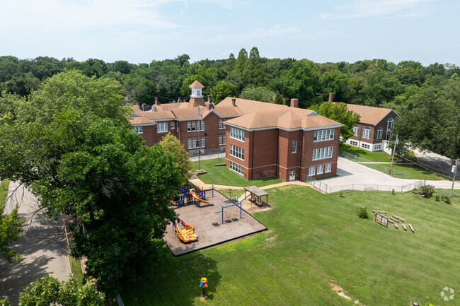 Central Elementary School has a 14:1 student to teacher ratio.