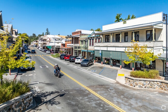 Tourists and locals head to downtown Sutter Creek for food, drinks, and entertainment.
