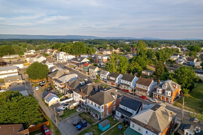 Homes have a mid-century flavor in South End Hagerstown.