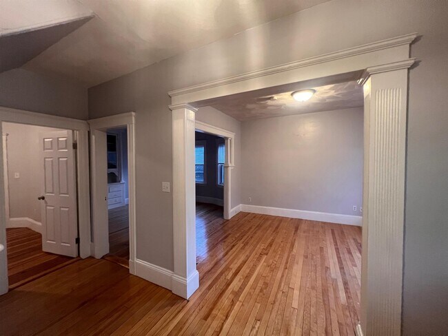 108 W Quincy St unit 1, Somerville, MA 02144 - photo 4