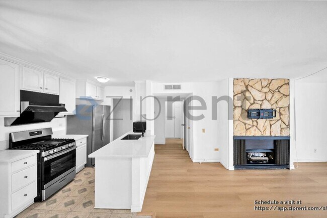 Lafayette Park Towers Condominiums, Los Angeles, CA 90057 - photo 3