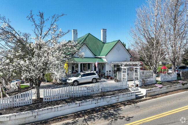 Prewar Farmhouses can be found scattered throughout Friendsville.