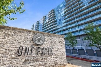 320 Adolphus Ave, Cliffside Park, NJ 07010