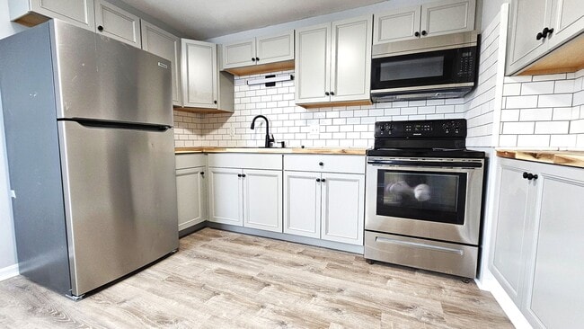 158 Main St unit . F, Winooski, VT 05404 - photo 2