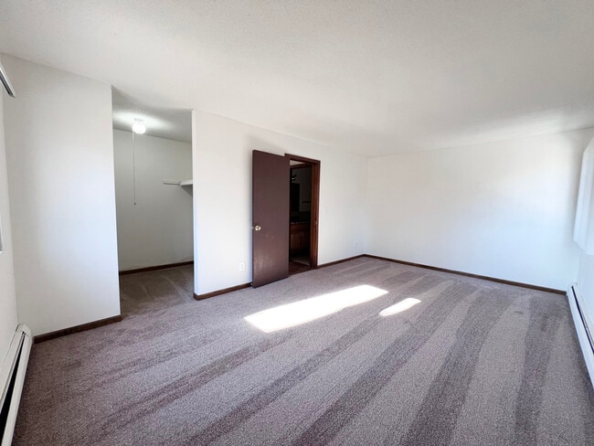 Lake Cove Village, Inver Grove Heights, MN 55077 - photo 7