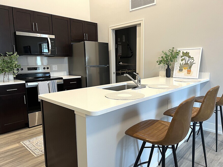 ELEVATE 340, Columbus, OH 43215 - photo 1