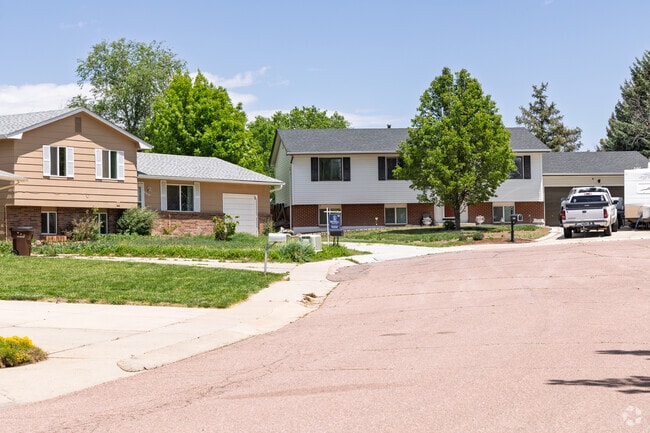 Bilevel homes with manicured lawns are common in Security-Widefield.