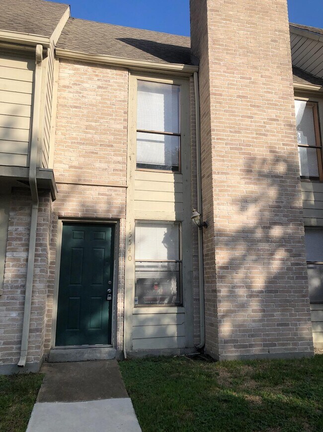 15540 Weldon Dr, Houston, TX 77032