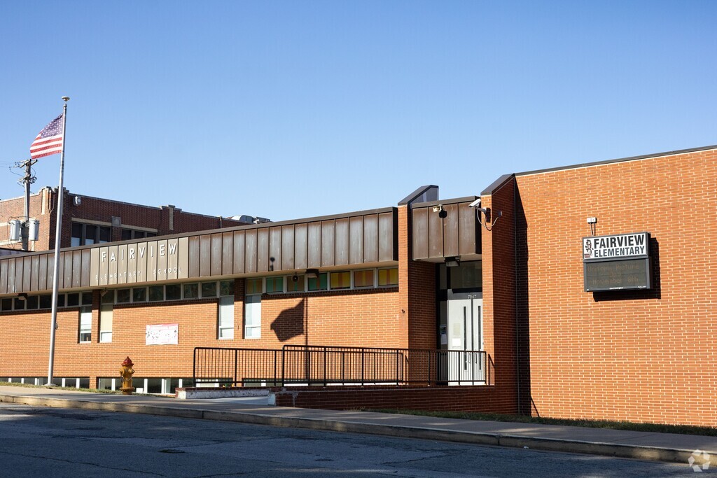 Hale Elementary School serves students in the Hale community.