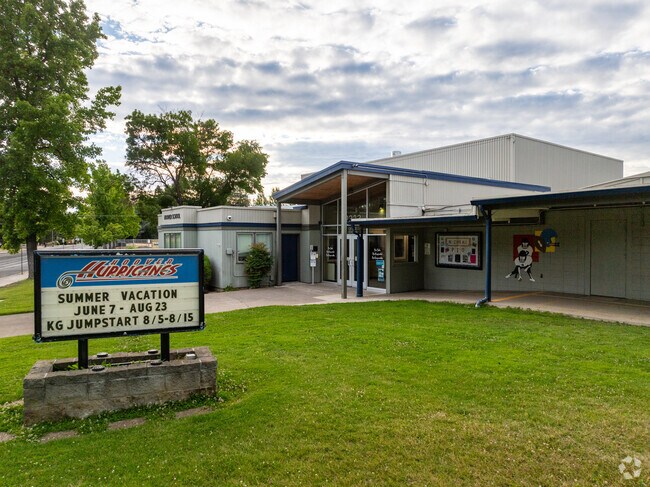 Hoover Elementary serves students grades K - 5th.