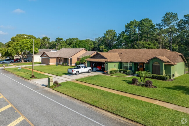 Well-manicured lawns and pride of ownership are common in Wedgefield homes.