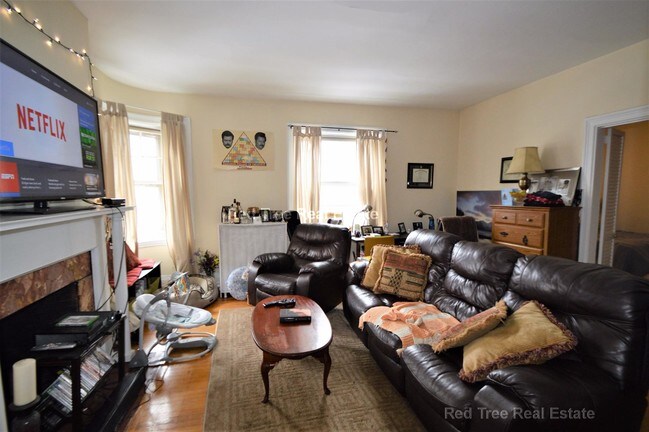 1748 Beacon St unit 4, Brookline, MA 02445 - photo 7