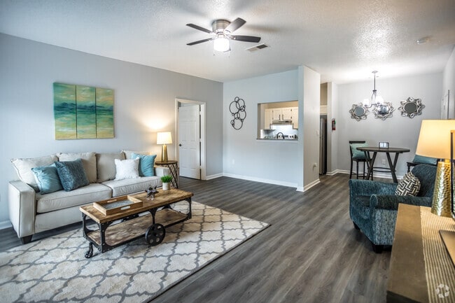 2 BR, 2 BA - 1126SF
