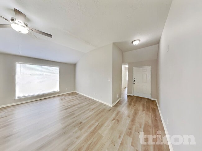 423 Lazy Ln, Montgomery, TX 77356 - photo 2