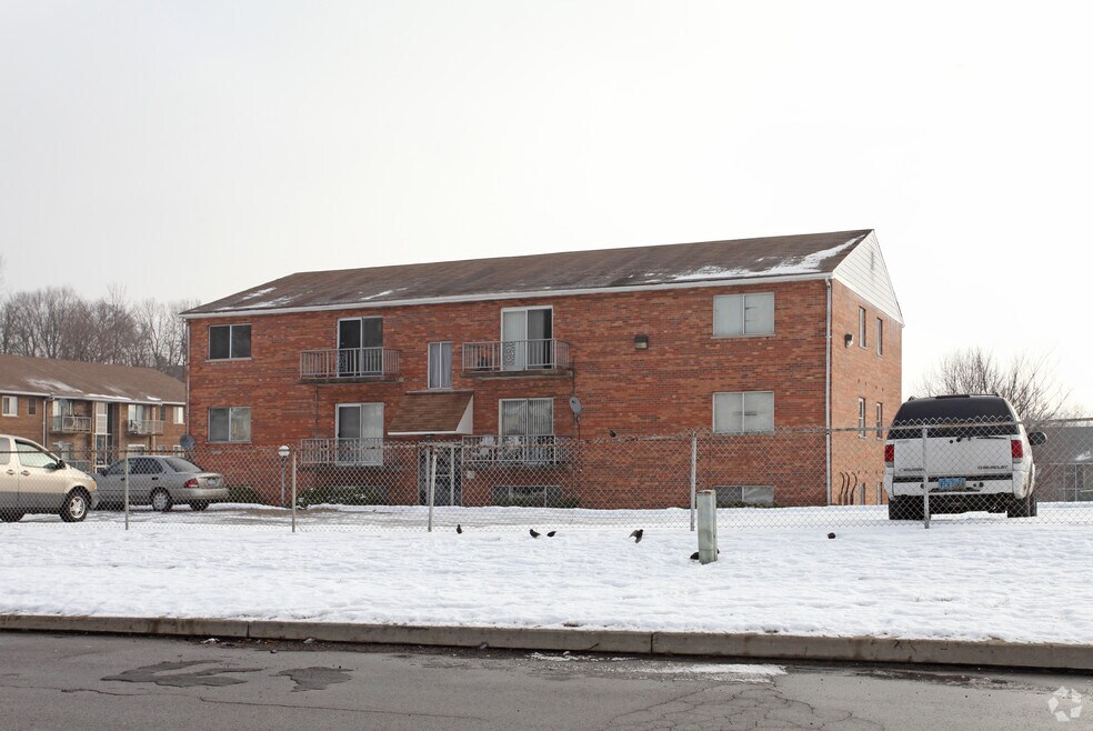 3990 Yearling Ct, Cincinnati, OH 45211 - photo 1