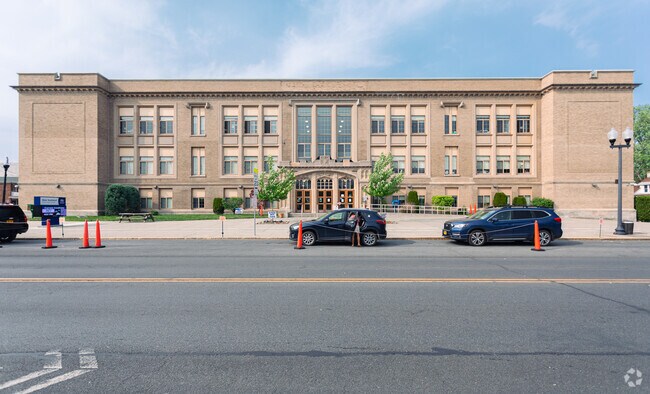 New Scotland Elementary serves Helderberg with small classes and strong involvement.