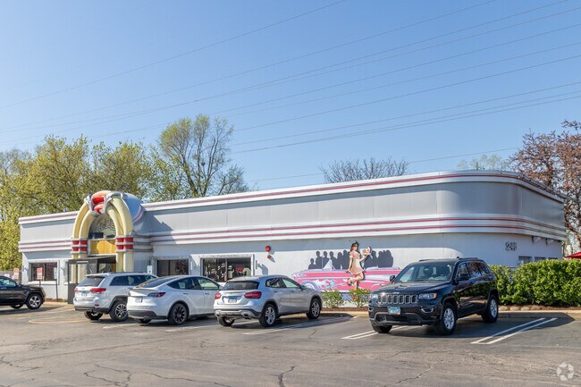 Augustino's is a popular restaurant in South Carol Stream with a 1950s aesthetic.