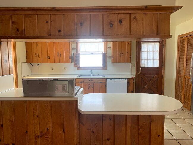 555 E 300 N unit 1, Logan, UT 84321 - photo 7