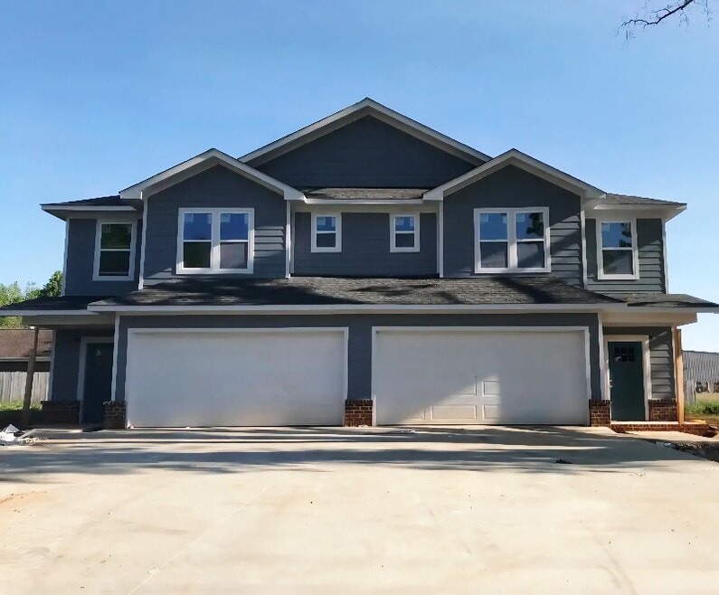 1555 Jordan Rd, Huntsville, AL 35811 - photo 1