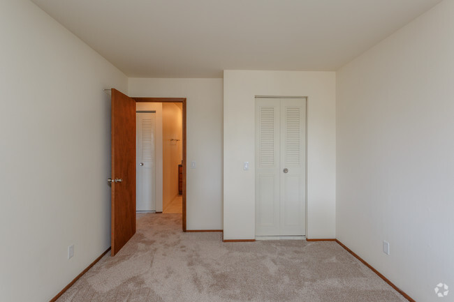 Newly Remodeled 2-Bedroom Bedroom 2018